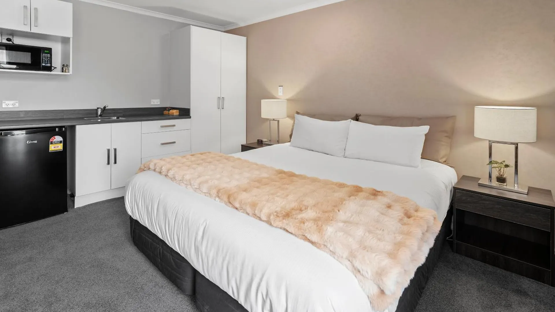 136 On Bealey Motel Christchurch 3*,